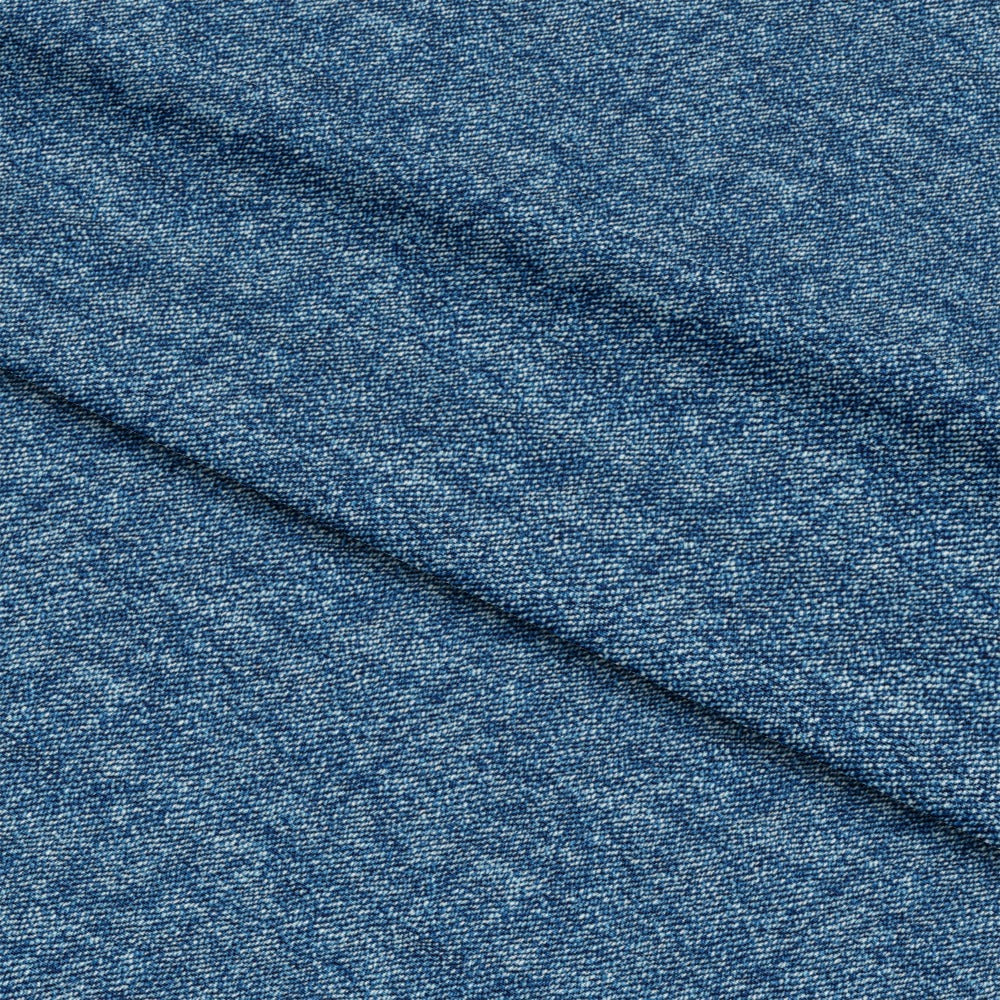 mockup-lying (auto)